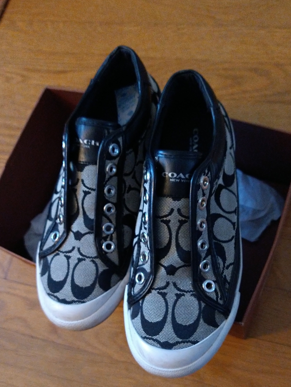 Coach Signature Slip-On Sneakers in Black & Beige -size 6.5 Excellent Condition - Picture 10 of 16